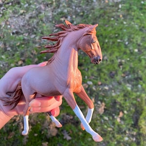 OOAK Mustang Model Horse Repaint &quot;Lupita&quot;- CollectA Mustang Red Roan Mare Custom Repaint