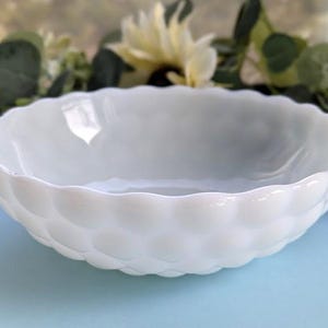 Vintage Anchor Hocking White Milk Glass Bubble Pattern Bowl B12-6