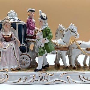 Figura vintage de porcelana grande de caballo y carruaje