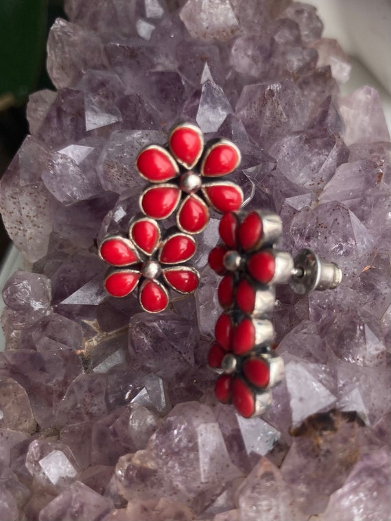 Vintage -  Red Stone & Sterling Silver Floral Earr