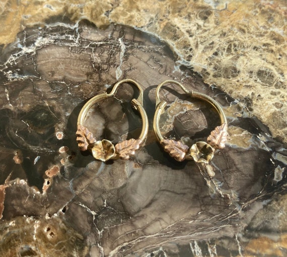 Vintage 10K Yellow & Rose Gold Floral Hoop Earrings Gem