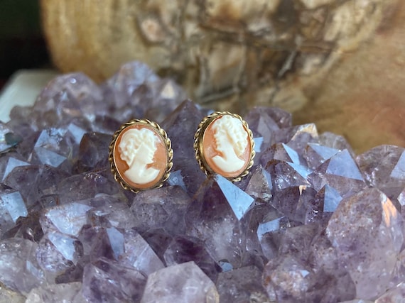 Vintage - 12K Gold Cameo Stud Earrings - image 1