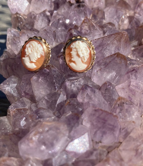 Vintage - 12K Gold Cameo Stud Earrings - image 8