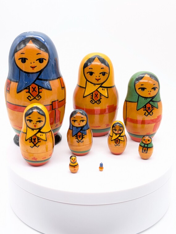 lionlar 10 Pcs Poupée Matryoshka Jouet de Nidification Cadeau de Souhait Ensemble de Poupées Empilables Mignon Peint à la Main pour Décoration de Bureau Étagère