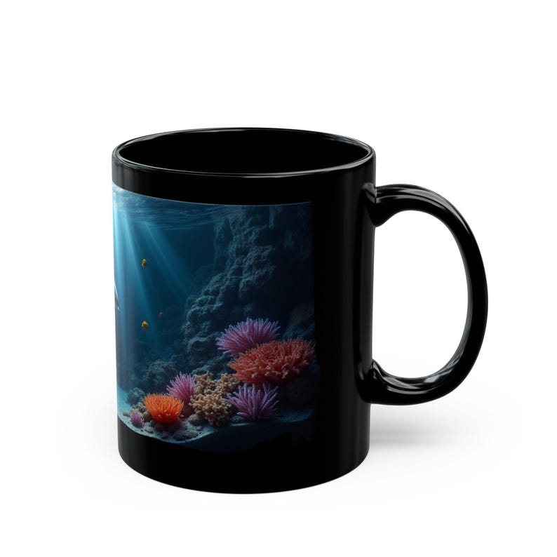 Delfin Kaffeetasse: Unterwasserkorallenriff-Szene, schwarze Keramiktasse Bild 5