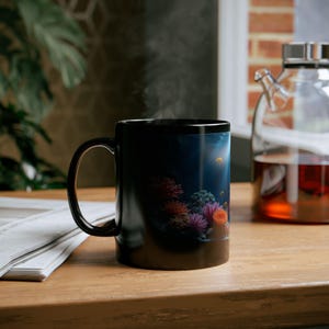Delfin Kaffeetasse: Unterwasserkorallenriff-Szene, schwarze Keramiktasse Bild 9