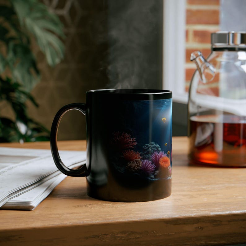 Delfin Kaffeetasse: Unterwasserkorallenriff-Szene, schwarze Keramiktasse Bild 9