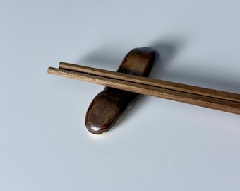 Red chopstick rests (set of 2)