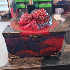 Dragon storage box
