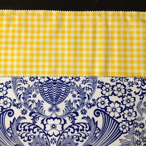 Reversible provincial blue and white oilcloth placemats image 2