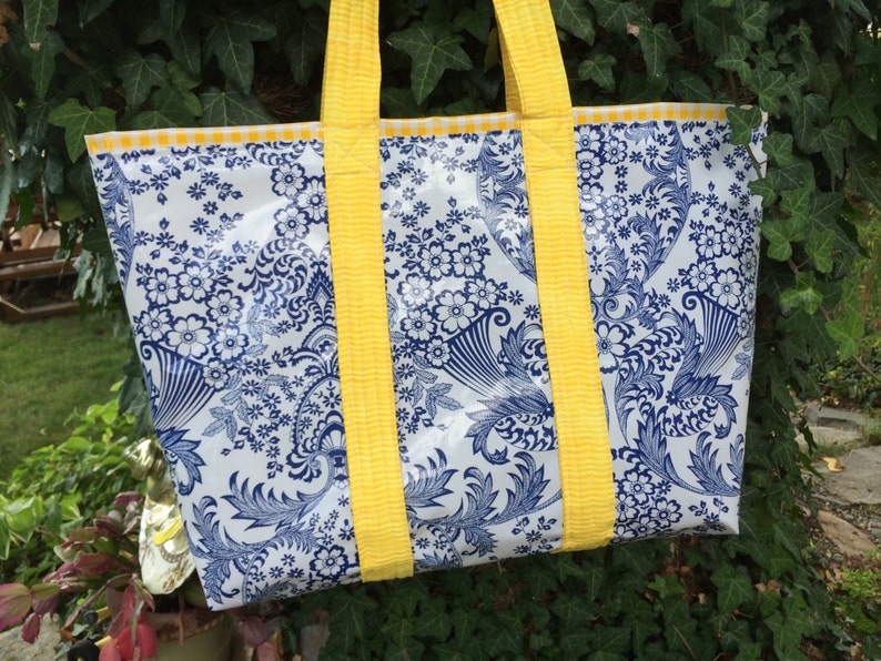 The Monet bag in inky blue toile and sunshine yellow gingham oilcloth image 4