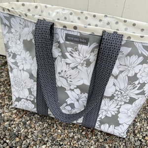The Aloha--Hawaiian print floral reversible oilcloth tote in silver/gray
