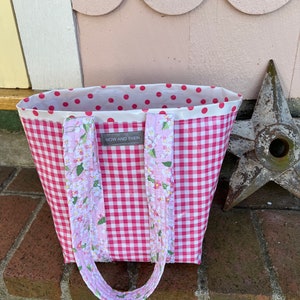 Small pink gingham retro oilcloth tote bag for children and adults. image 4