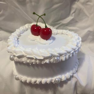 fake cakes, cakes, decorations, decor, fake cake jewelry box, jewelry box, cute cake, cute, decor cakes