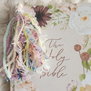 Bibel Quaste - Handgemacht mit Kreuz Anhänger | Journal Lesezeichen