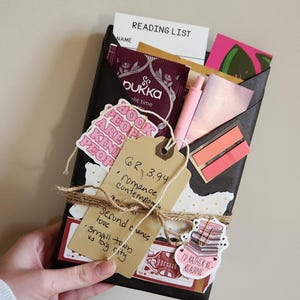 Blind Date with a Book: Mystery Book Gift Set