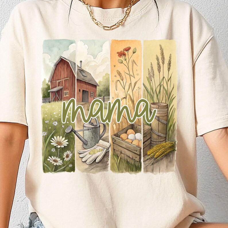 Może przedstawiać: Biały t-shirt z akwarelową ilustracją wiejskiego domu, kwiat&oacute;w, pszenicy, jajek i konewki. Tekst "mama" jest napisany zielonym pismem pośrodku wzoru.
