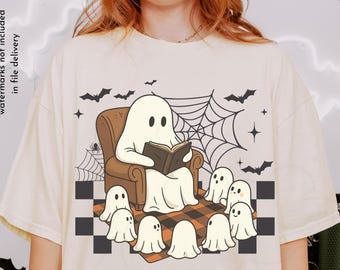 Spöklärare som läser bok PNG, höstlärarskjorta PNG, Halloween-lärarskjortadesign, skola Halloween PNG, läskig grundskolelärare PNG