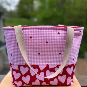 Hearts pocketed tote bag