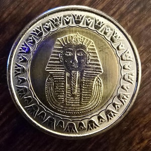 Authentic 1-Pound Egyptian Coin Featuring Tutankhamun&#39;s Mask