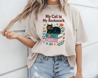 Cozy Cat and Book Shirt – Cute Bookworm Tee, Cat Mom Gift, Aesthetic Reader Shirt, Book Lover Top, Cute Cat Lover Tee