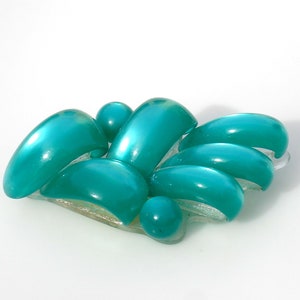 Modernist Green Lucite Brooch 1940s / Abstract image 1