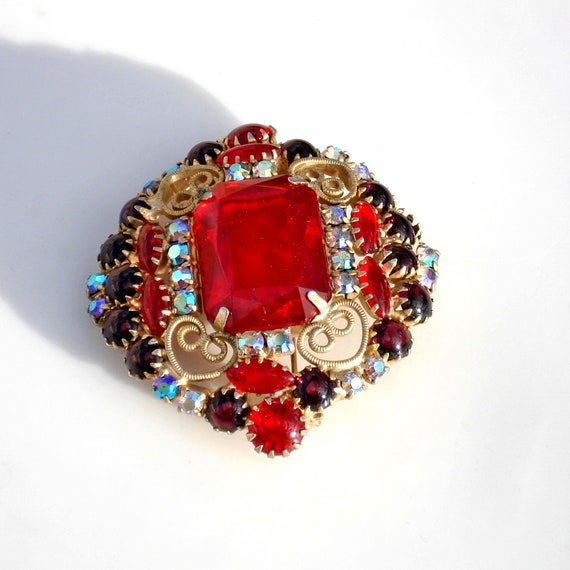 Vintage Mid Century Glam Large Brooch - Red Stone… - image 5