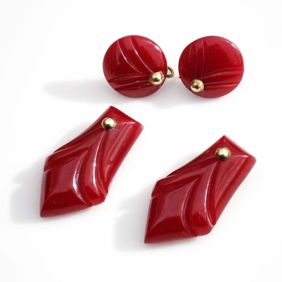 Art Deco Carved Red Bakelite Set - Dress Clips an… - image 1