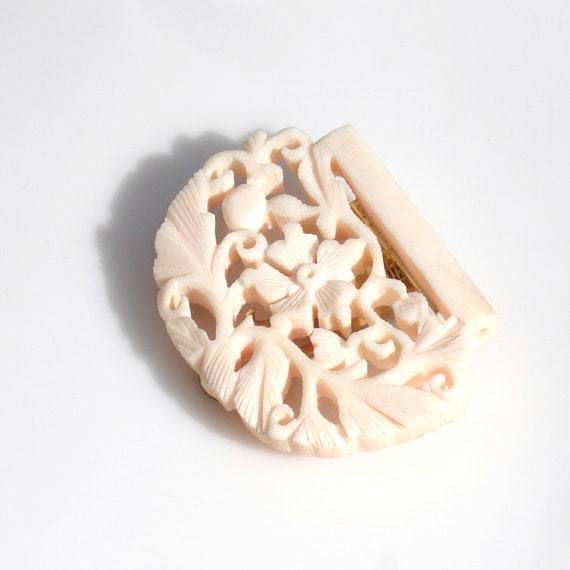 Art Deco - Faux Angel Skin Coral - Carved Celluoid