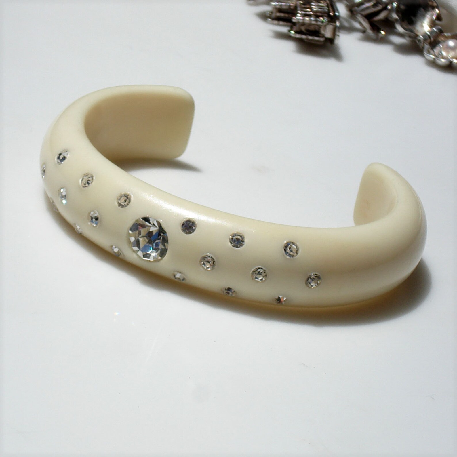 Bracelet Vintage Lucite Années 80 - Chaîne Incrustée - Bijou Rétro