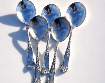 Art Nouveau Oneida Certa Poppy Pattern - Set of 5 Round Cream Soup Spoons