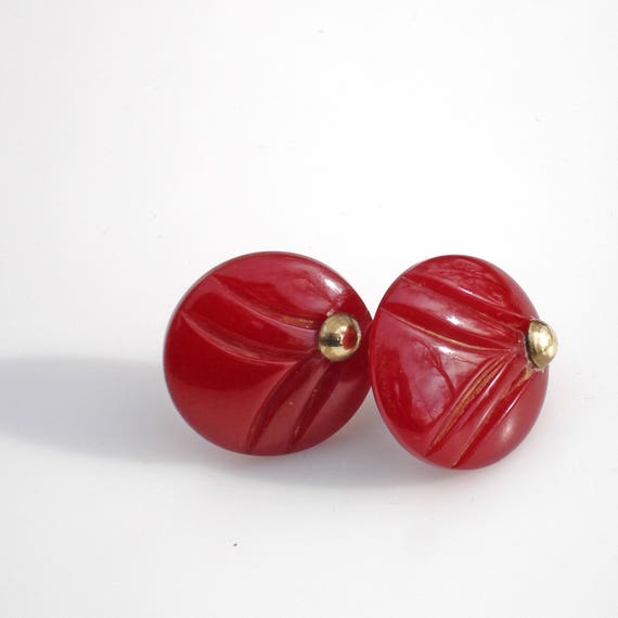 Art Deco Carved Red Bakelite Set - Dress Clips an… - image 3