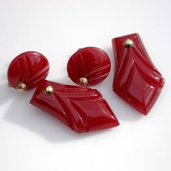 Art Deco Carved Red Bakelite Set - Dress Clips an… - image 5