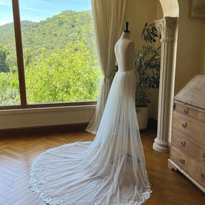 Floral Lace Bridal Overskirt: Detachable Wedding Dress Train