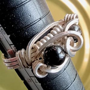 Onyx "Wrought" Ring  Hand-Forged Silvertone Wire Wrap Size 5-- Ren Faire Souvenir