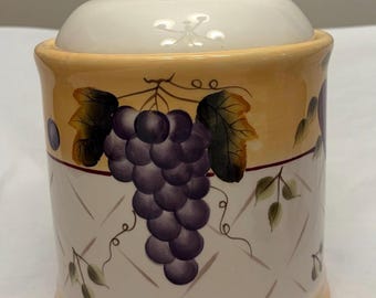 Bote grande de cerámica pintada a mano con tapa de uvas de Sonoma Villa Home Interiors, VINTAGE