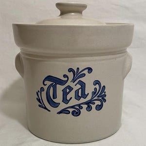 Pfaltzgraff Stoneware Yorktowne Tea Canister W/Lid 1 qt VINTAGE-EUC