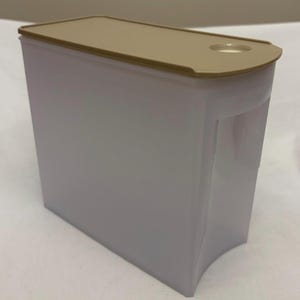 Recipiente rectangular Tupperware ShelfSmart Slim n.° 3 de 9,5 tazas, tapa color avellana, VINTAGE