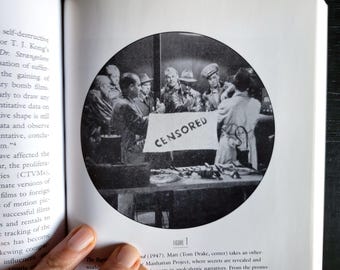 著者のサイン入り - ジェローム・F・シャピロ著『Atomic Age