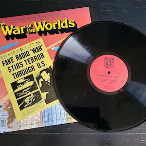 Orson Welles: The War Of The Worlds - Original 1938 Radio Broadcast - Vintage Vinyl Record - Mercury Theater On The Air, Based on H.G. Wells