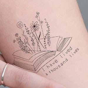 Tijdelijke tattoo I Have Lived a Thousand Lives Words (set van 2)