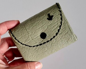 PIÑATEX wallet handmade with pineapple fiber/sustainable material/vegan INDIAN KHAKI