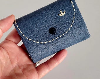 PIÑATEX wallet handmade with pineapple fiber/sustainable material/vegan BLUE INDICO