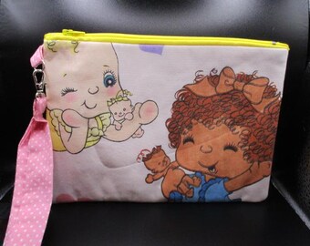 Hugga Bunch Wristlet / Pouch Handmade    Vintage