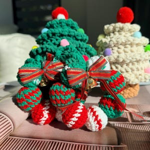 Crochet Christmas Wreath Ornament with Bell, Mini Red Green White Wreath, Handcrafted Tree or Car Mirror Decor