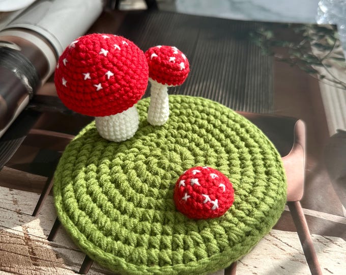 Crochet Mushroom Phone Stand – Handmade Red Toadstool Desk Decor – Cute Forest Style Yarn Stand for iPhone or Android