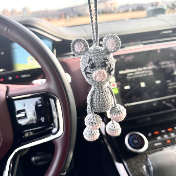 Ciondolo per auto a forma di topo fatto a mano all'uncinetto