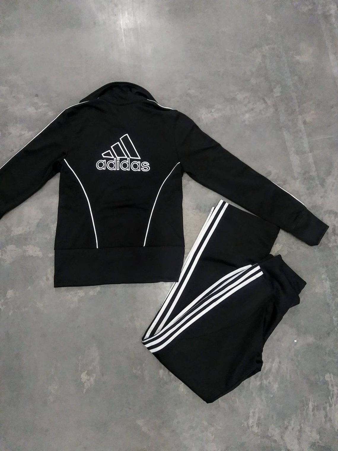 Женский черный костюм adidas s97159
