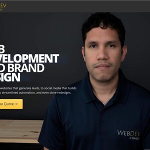 Può includere: Design di un sito web con la scritta "WEB DEVELOPMENT AND BRAND DESIGN" in bianco. Un uomo indossa una polo blu navy con il logo "WEBDEV & Design". Un pulsante dice "Get a Free Quote".