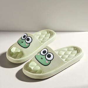 Pantuflas de rana kawaii - Sandalias suaves de verano | Chanclas de dibujos animados para la playa | Zapatos casuales cómodos para niños y adultos